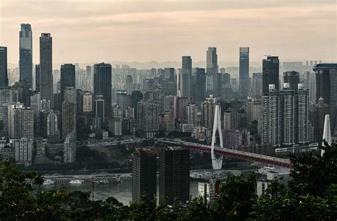 重慶賓館在哪裏下車：探究交通與住宿的微妙關係